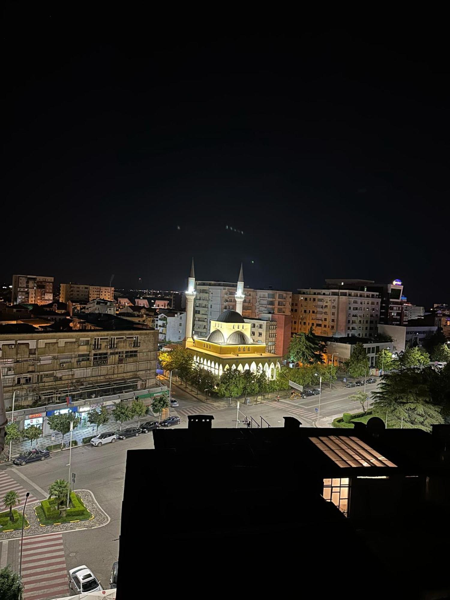 Amy'S Luxury Appartment Shkoder Bilik gambar